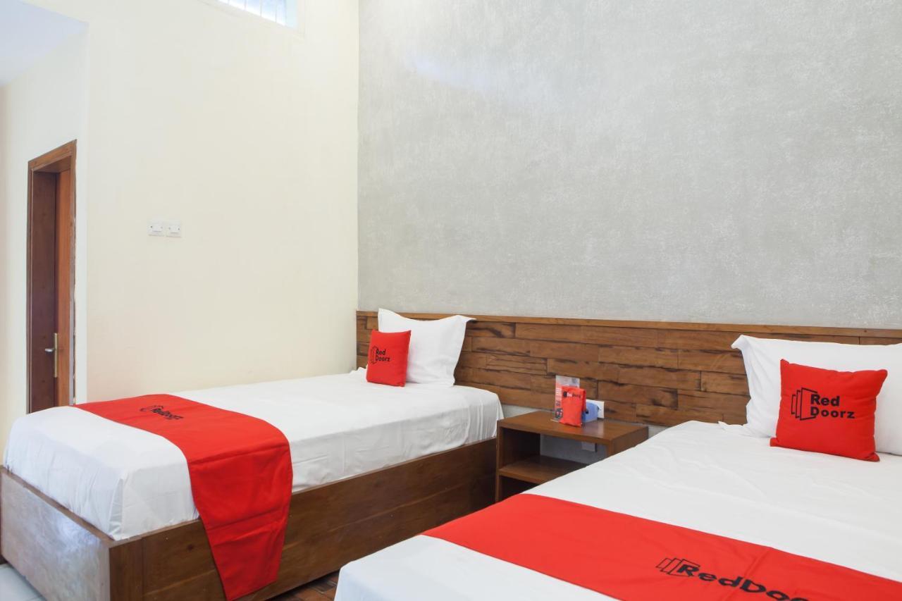 Reddoorz Near Baluran National Park Hotell Pandean Exteriör bild